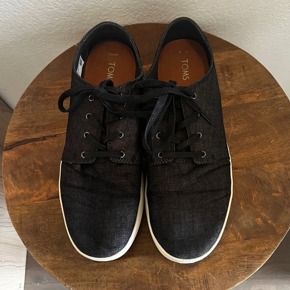 Mens TOMS size 11.5 - Picture 2 of 6